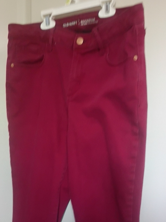 Old Navy Denim - Old Navy Women’s Skinny Jeans in Burgundy